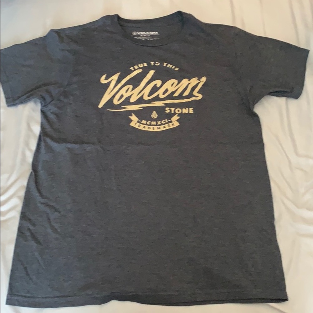 Volcom shirt adult Medium